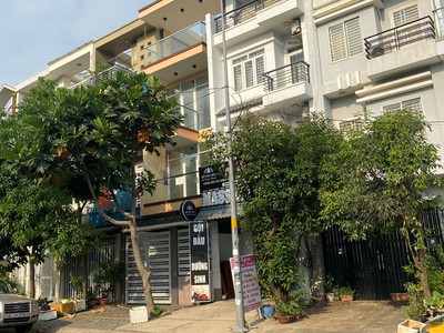 Cần bán nhanh nhà đường bùi tá hán, quận 2 1