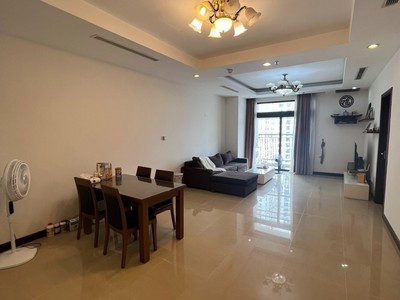 Chính chủ cho thuê căn hộ 2 phòng ngủ 112m2, full đồ có thể vào ở luôn tại royal city - thanh xuân 0