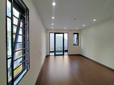 Siêu Rẻ, Bán Nhà Cổ Linh, Thạch Bàn, 40m2, 5Tầng, Gara, Ô Tô, Phân Lô, Full Nội Thất 3
