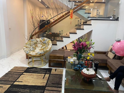 Bán nhà 3 tầng mới đẹp ngõ 13 Cao Xanh,P.Cao Xanh. DT:45M2 GIÁ RẺ 1