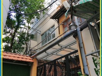 Chính chủ cho thuê CH 3 tầng số 39 mặt phố hoàng cầu 552
