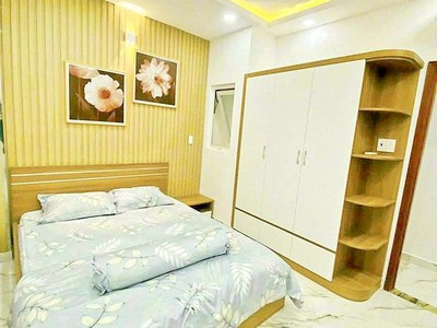 Chính chủ cho thuê CH 3 tầng số 39 mặt phố hoàng cầu 195
