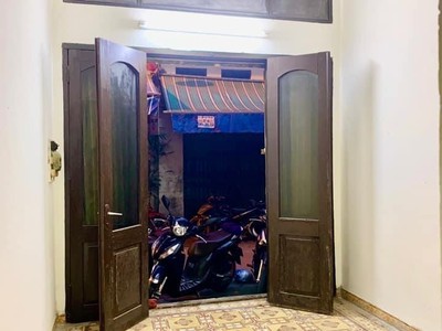 Chính chủ cho thuê CH 3 tầng số 39 mặt phố hoàng cầu 901