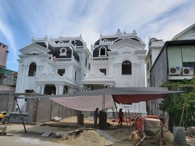 Nhà đẹp biệt thự lợp ngói bitum phủ đá nhập khẩu từ châu âu 2
