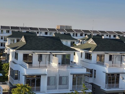 Nhà đẹp biệt thự lợp ngói bitum phủ đá nhập khẩu từ châu âu 3