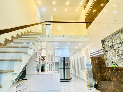 Chính chủ cho thuê CH 3 tầng số 39 mặt phố hoàng cầu 59