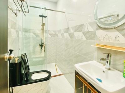 Chính chủ cho thuê CH 3 tầng số 39 mặt phố hoàng cầu 61