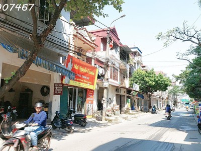 Chính chủ cho thuê CH 3 tầng số 39 mặt phố hoàng cầu 707