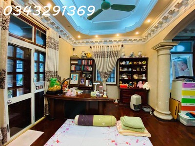 Chính chủ cho thuê CH 3 tầng số 39 mặt phố hoàng cầu 684