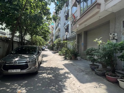 Chính chủ cho thuê CH 3 tầng số 39 mặt phố hoàng cầu 422