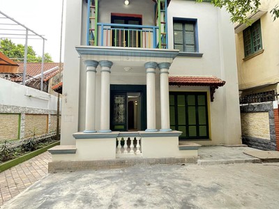 Chính chủ cho thuê CH 3 tầng số 39 mặt phố hoàng cầu 688