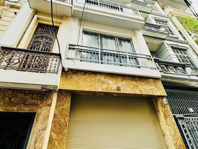 Chính chủ cho thuê CH 3 tầng số 39 mặt phố hoàng cầu 299
