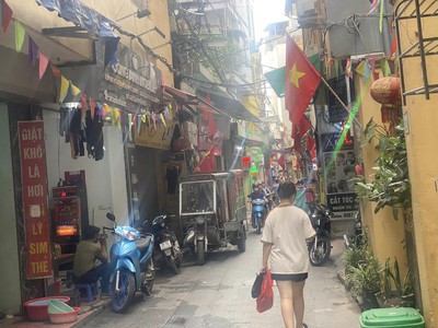Chính chủ cho thuê CH 3 tầng số 39 mặt phố hoàng cầu 748