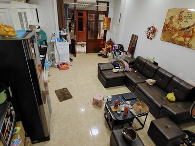 Chính chủ cho thuê CH 3 tầng số 39 mặt phố hoàng cầu 99