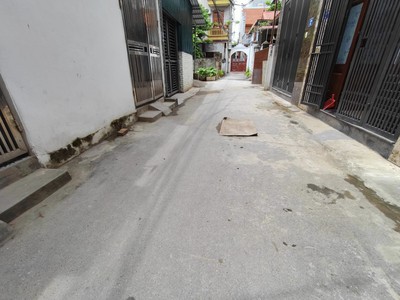 Chính chủ cho thuê CH 3 tầng số 39 mặt phố hoàng cầu 100