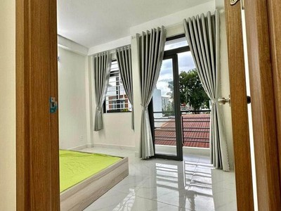 Chính chủ cho thuê CH 3 tầng số 39 mặt phố hoàng cầu 885