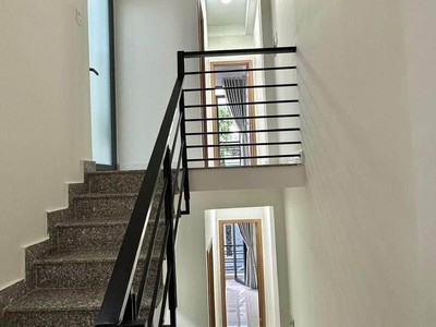 Chính chủ cho thuê CH 3 tầng số 39 mặt phố hoàng cầu 886