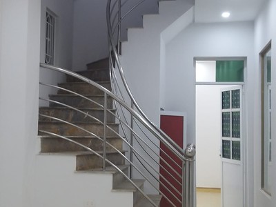 Chính chủ cho thuê CH 3 tầng số 39 mặt phố hoàng cầu 108