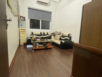 Bán nhà 250 tân mai, hoàng mai 30m, 5 tầng gần oto, nhỏ xinh đủ công năng, hơn 3 tỷ 1