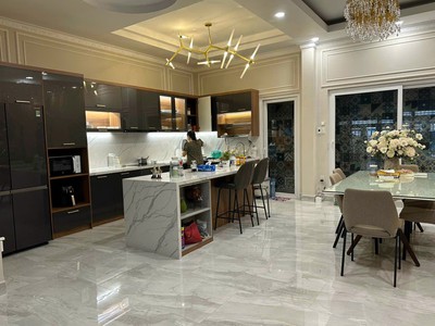 Chính chủ cho thuê CH 3 tầng số 39 mặt phố hoàng cầu 521