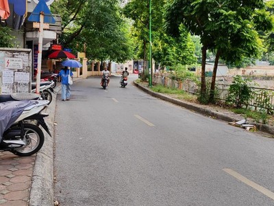 Chính chủ cho thuê CH 3 tầng số 39 mặt phố hoàng cầu 855