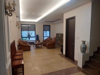 Chính chủ cho thuê CH 3 tầng số 39 mặt phố hoàng cầu 786