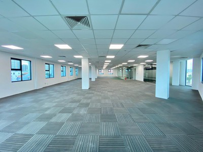 Tòa nhà văn phòng, cho thuê diện tích 340 m2, 2 mt trần não, quận 2 2