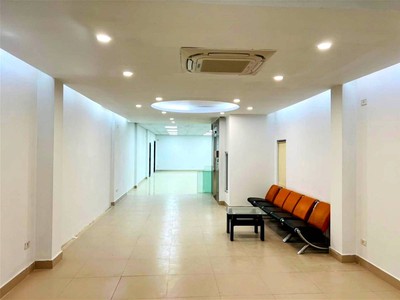 Chính chủ cho thuê CH 3 tầng số 39 mặt phố hoàng cầu 292