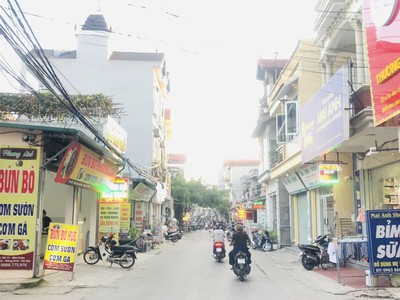Chính chủ cho thuê CH 3 tầng số 39 mặt phố hoàng cầu 806