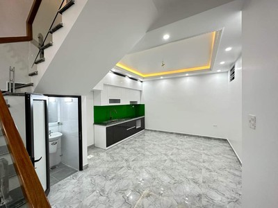 Chính chủ cho thuê CH 3 tầng số 39 mặt phố hoàng cầu 729