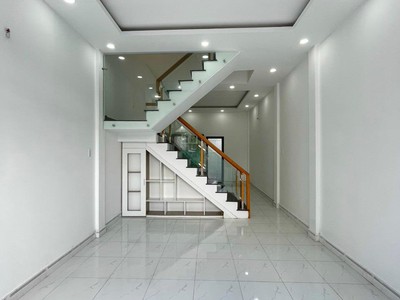Chính chủ cho thuê CH 3 tầng số 39 mặt phố hoàng cầu 435