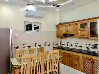 Chính chủ cho thuê CH 3 tầng số 39 mặt phố hoàng cầu 755
