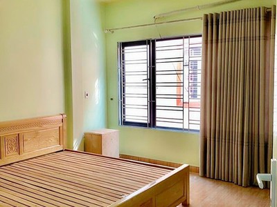 Chính chủ cho thuê CH 3 tầng số 39 mặt phố hoàng cầu 756