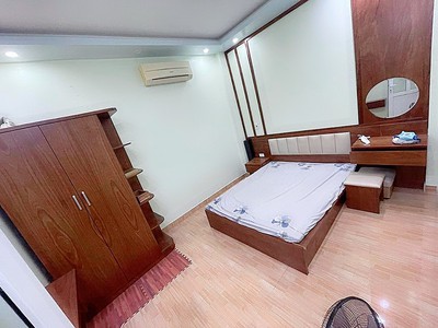 Chính chủ cho thuê CH 3 tầng số 39 mặt phố hoàng cầu 757