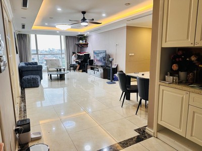 Chính chủ cho thuê CH 3 tầng số 39 mặt phố hoàng cầu 644