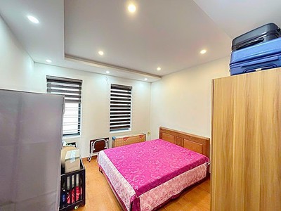 Chính chủ cho thuê CH 3 tầng số 39 mặt phố hoàng cầu 761