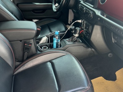 Chính chủ bán Xe Jeep Wrangler Rubicon 4 cửa màu trắng 6