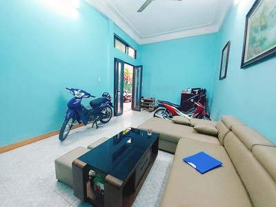 Chính chủ cho thuê CH 3 tầng số 39 mặt phố hoàng cầu 1773