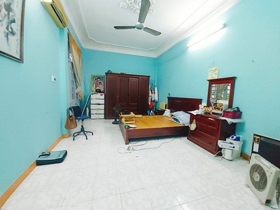 Chính chủ cho thuê CH 3 tầng số 39 mặt phố hoàng cầu 1783