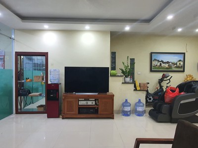 Chính chủ cho thuê CH 3 tầng số 39 mặt phố hoàng cầu 1365