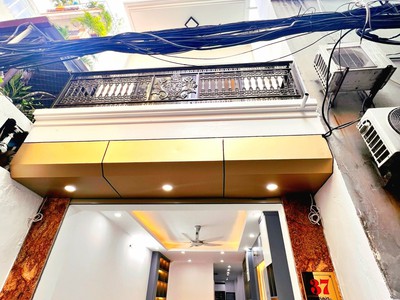 Chính chủ cho thuê CH 3 tầng số 39 mặt phố hoàng cầu 1973