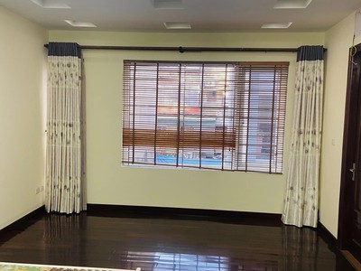 Chính chủ cho thuê CH 3 tầng số 39 mặt phố hoàng cầu 1032