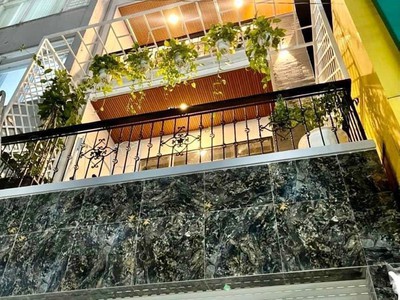 Chính chủ cho thuê CH 3 tầng số 39 mặt phố hoàng cầu 1661
