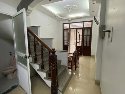Chính chủ cho thuê CH 3 tầng số 39 mặt phố hoàng cầu 1377