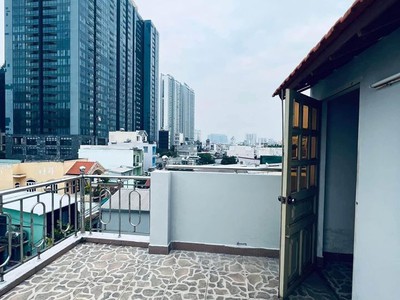 Chính chủ cho thuê CH 3 tầng số 39 mặt phố hoàng cầu 2020