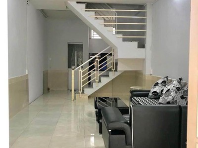 Chính chủ cho thuê CH 3 tầng số 39 mặt phố hoàng cầu 2024