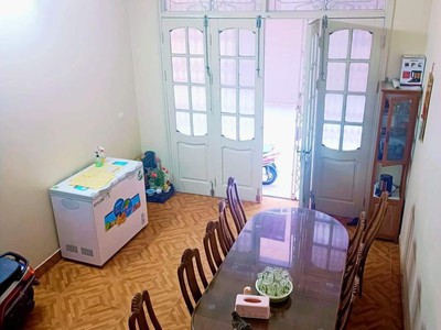 Chính chủ cho thuê CH 3 tầng số 39 mặt phố hoàng cầu 1418