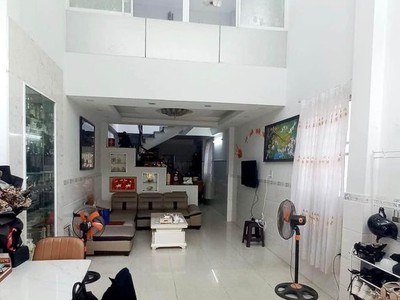 Chính chủ cho thuê CH 3 tầng số 39 mặt phố hoàng cầu 2033