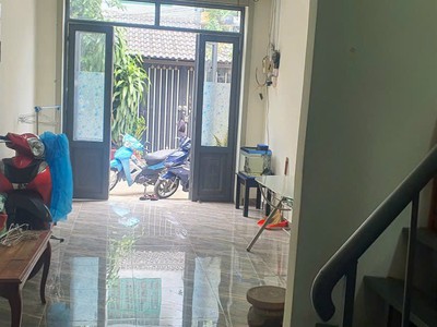 Chính chủ cho thuê CH 3 tầng số 39 mặt phố hoàng cầu 1409