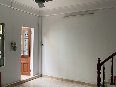 Chính chủ cho thuê CH 3 tầng số 39 mặt phố hoàng cầu 1347